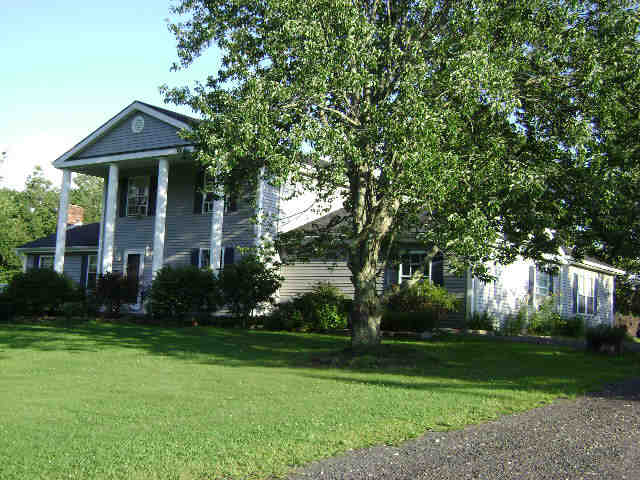 Building photograph for 598 MAIN ST S